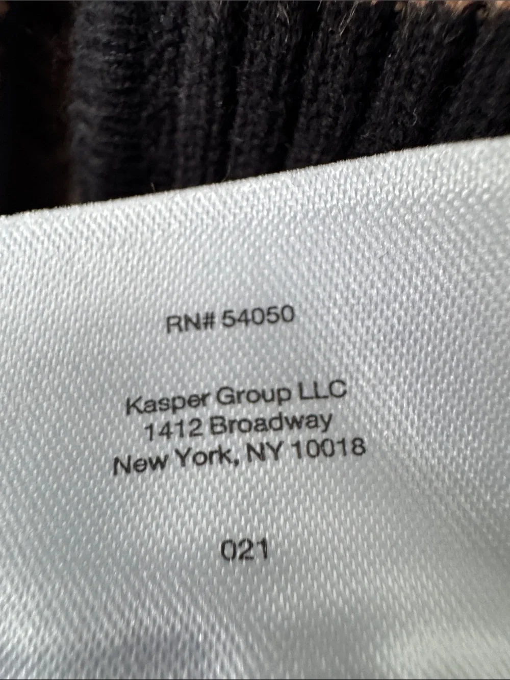 Anne Klein Black and Tan Geometric Zip-Front Turtleneck Sweater - Picture 6 of 9